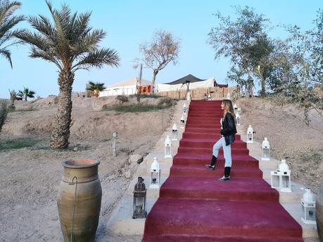 Que ver en Marrakech: Cena y espectáculo en el desierto Que ver en Marrakech: Cena y espectáculo en el desierto