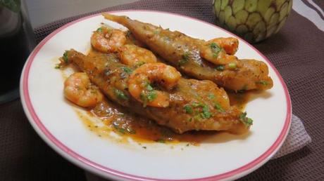 ALBÓNDIGAS DE RAPE Y GAMBAS EN SALSA CON ALMEJAS ALBÓNDIGAS DE RAPE Y GAMBAS EN SALSA CON ALMEJAS