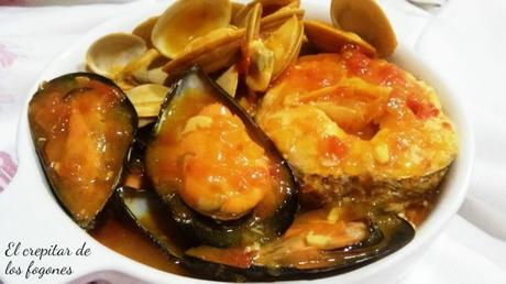 ALBÓNDIGAS DE RAPE Y GAMBAS EN SALSA CON ALMEJAS ALBÓNDIGAS DE RAPE Y GAMBAS EN SALSA CON ALMEJAS