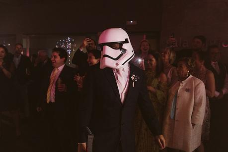 Boda interior con mucho rollo | fiesta party la hora loca starwars | www.bodasdecuento.com 59