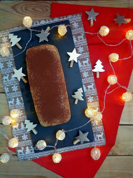 Tarta de queso, turrón de Jijona y galletas especiadas. Tarta de la abuela navideña. Postre fácil, sin horno, rápido, de navidad. Recetas de Cuca