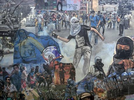 Ocho Artistas en Pequeño Formato