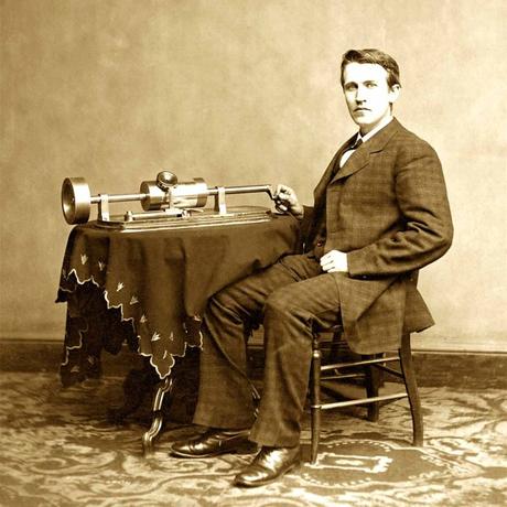 Thomas_Edison-e-il-suo-fonografo