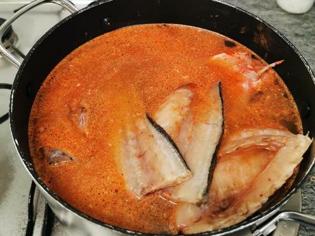 Merluza guisada con almejas y patatas Merluza guisada con almejas y patatas
