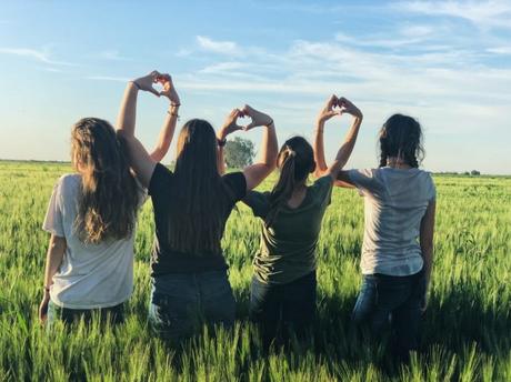 Hija, no quieras a tu familia, quiere a quien bien te quiera