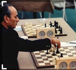 Torneo de Reggio Emilia de 1984/1985 - Excelente uso de la pareja de alfiles