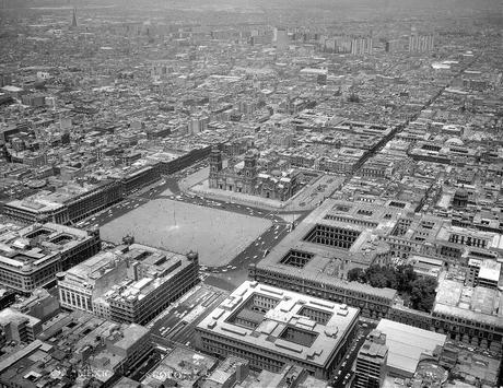 LA EVOLUCIÓN DE LA CIUDAD DE MÉXICO A TRAVÉS DE MAPAS Y FOTOGRAFÍAS LA EVOLUCIÓN DE LA CIUDAD DE MÉXICO A TRAVÉS DE MAPAS Y FOTOGRAFÍAS