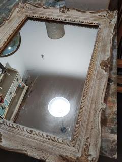 Dando un aire antiguo a este espejo