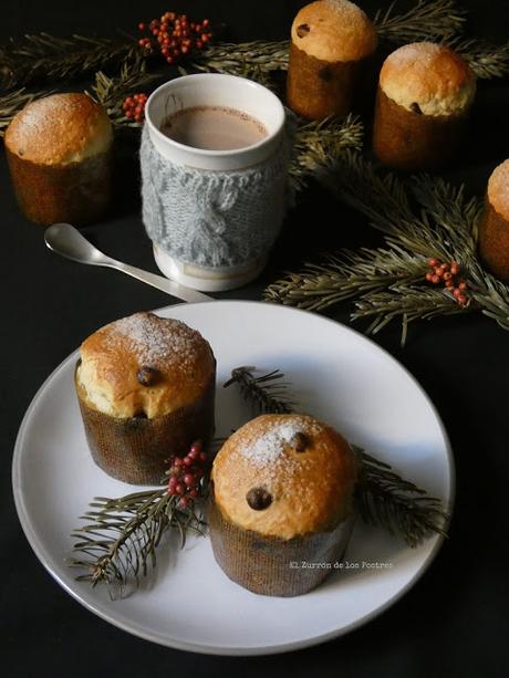 Mini Panettones con pepitas de Chocolate Mini Panettones con pepitas de Chocolate