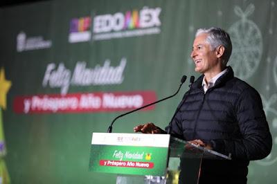 ENCIENDEN ALFREDO DEL MAZO Y FERNANDA CASTILLO ÁRBOL NAVIDEÑO DE LA FAMILIA DIFEM