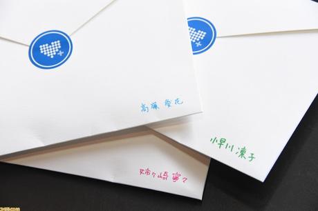 Más de 1000 otakus formaron fila para aceptar mensajes de amor