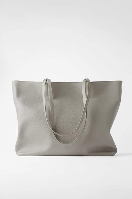 Los bolsos de Zara que llevan tus iniciales