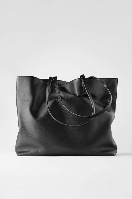 Los bolsos de Zara que llevan tus iniciales
