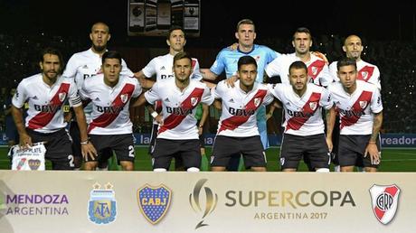 River ganó su tercera Copa Argentina al golear en Mendoza 3 a 0 a Central Córdoba de Santiago del Estero.