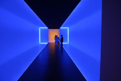 Figura-2-The-Light-Inside-2013-neon-and-ambient-light-de-James-Turrell-Fotografia
