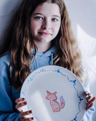 Personalizar la vajilla básica de ikea con rotuladores. Ideas creativas para hacer con niños en navidad