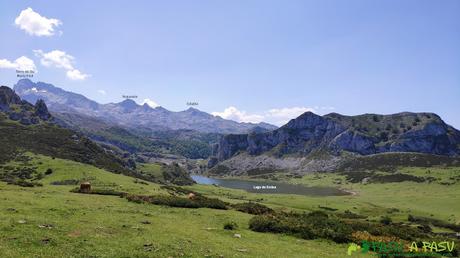 Vista del Lago Ercina, Torre de Santa María de Enol, Requexón y Cotalba