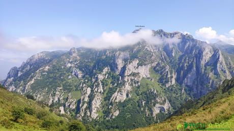 CIRCULAR a los LAGOS DE COVADONGA desde DEMUÉS Vista de Peña Ruana desde el Collado Camba