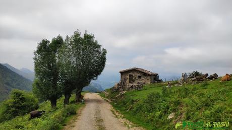 CIRCULAR a los LAGOS DE COVADONGA desde DEMUÉS Texu Fresnu