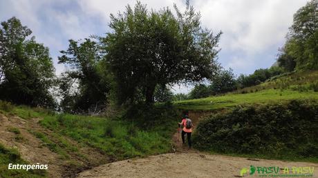 Fin de la pista en Entrepeñas, y tomamos sendero