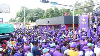 Calles de Neiba llenas de cabo a rabo en caravana de Gonzalo Castillo.