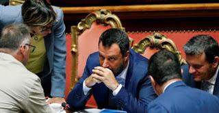 El movimiento de las sardinas en Roma, contra el neofascismo.