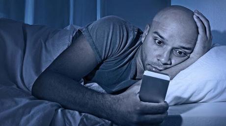 Así es cómo perjudica a tu salud el dormir poco