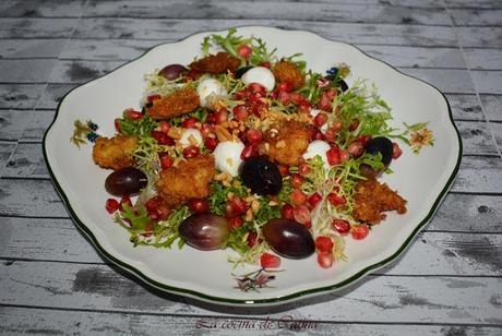 Ensalada de escarola, uvas, pollo y mozzarella Ensalada de escarola, uvas, pollo y mozzarella