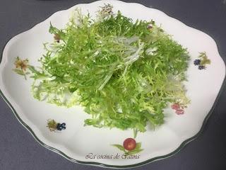 Ensalada de escarola, uvas, pollo y mozzarella Ensalada de escarola, uvas, pollo y mozzarella