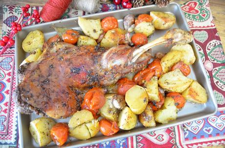 hierbas a la provenzal, paletilla de cordero, pierna de cordero, tomates cherry mixtos, paletilla de cordero al horno, paletilla de cordero al horno con patatas, paletilla de cordero a baja temperatura, las delicias de mayte,