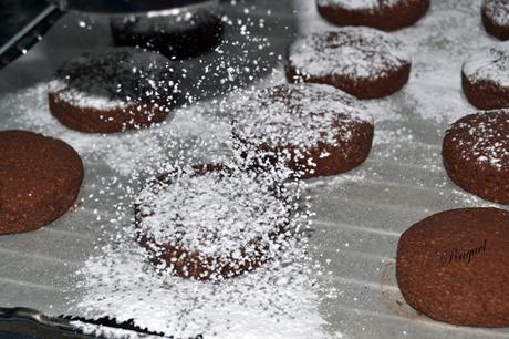 Polvorones de chocolate con naranja y cointreau