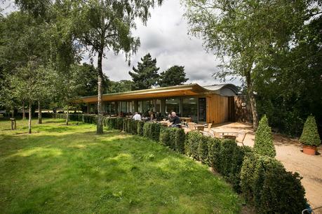 Jonathan Mizzi y el futuro de la microarquitectura: “diseñar más pequeño es participar en la prefabricación y automatización” El Pheasantry. Imagen © Mizzi Studio