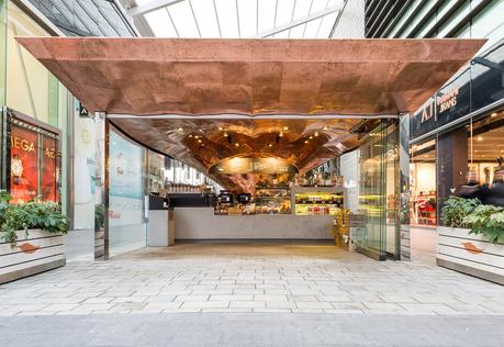 Jonathan Mizzi y el futuro de la microarquitectura: “diseñar más pequeño es participar en la prefabricación y automatización” Colicci Cafe en Westfield Stratford. Imagen © Mizzi Studio