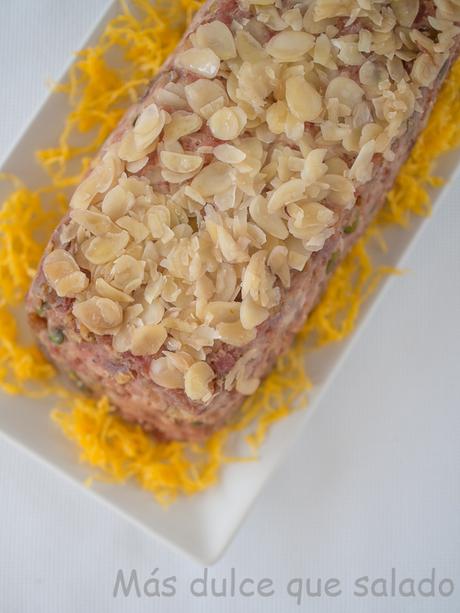 Pastel de carne y frutos secos al microondas.