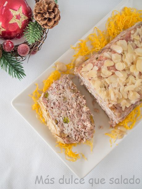 Pastel de carne y frutos secos al microondas.