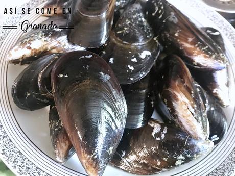 Mejillones encebollados al gratén. Juego de blogueros 2.0 Mejillones encebollados al gratén. Juego de blogueros 2.0