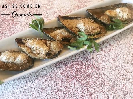 Mejillones encebollados al gratén. Juego de blogueros 2.0 Mejillones encebollados al gratén. Juego de blogueros 2.0