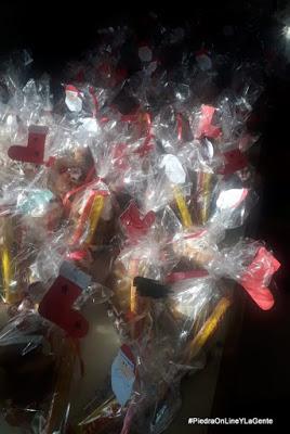 Barrios de Pié festejó Navidad con niños de Piedra del Águila.