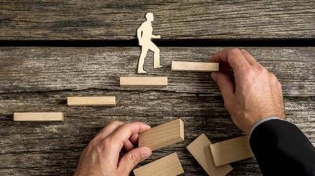 Gestión del talento: Cómo medir el potencial de liderazgo. leader-raising.jpg