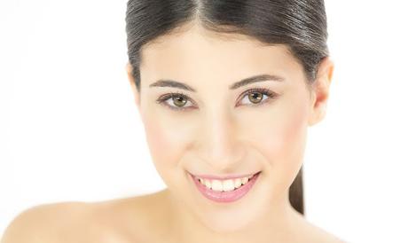 Tratamientos Estéticos para Lucir Radiantes en Navidad modelo-clinica-eres
