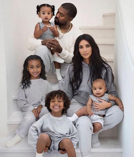 #KimKardashian le regaló a su hija... ¡una chaqueta de #MichaelJackson!