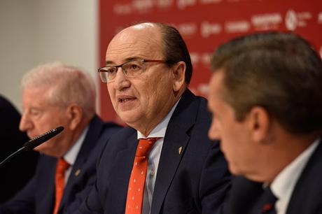 El Sevilla FC paga 2,2 millones de euros de media a cada futbolista El Sevilla FC paga 2,2 millones de euros de media a cada futbolista