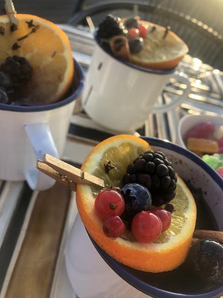 Planes Gastronómicos para Navidad: ¿No Querías Caldo? Pues Toma Dos Tazas. Planes Gastronómicos para Navidad: ¿No Querías Caldo? Pues Toma Dos Tazas.