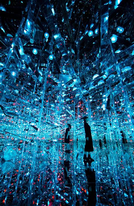 Las Instalaciones lumínicas más memorables del 2019 team-lab-microcosmoses-7