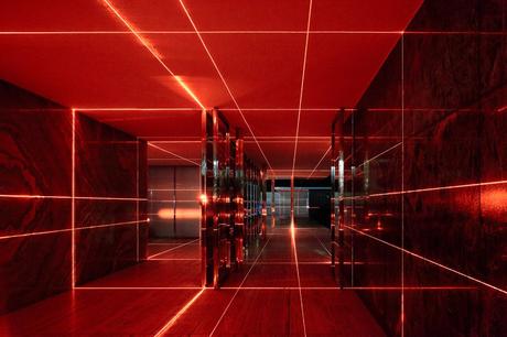 Las Instalaciones lumínicas más memorables del 2019 luftwerk-iker-gil-geometry-of-light-barcelona-pavilion-designboom-2