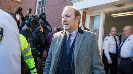 Kevin Spacey: Denunciantes muertos y misterioso vídeo de #Navidad en redes (VIDEO)