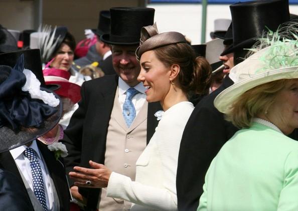 Kate Middleton - Prince William and Kate Middleton at the Epsom Derby