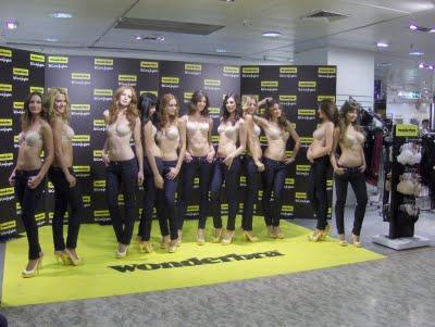 Wonderbra revoluciona Madrid