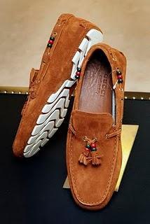Los mocasines no son sólo para el cole... Los mocasines no son sólo para el cole...