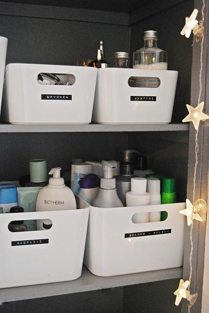 Nuevos usos: Cajas de cocina Rationell de ikea en el armario del baño